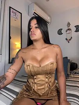 Snapshot of EmelyRogers chatting on 09-17-25, 06:42 EmelyRogers online show from 09-17-25, 06:42