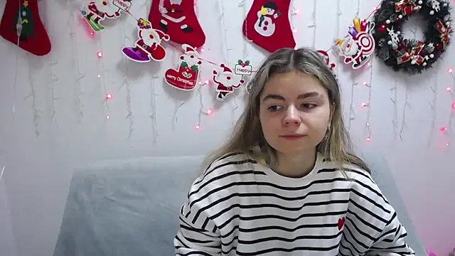 TinaRedly online show from 12-17-24, 06:31