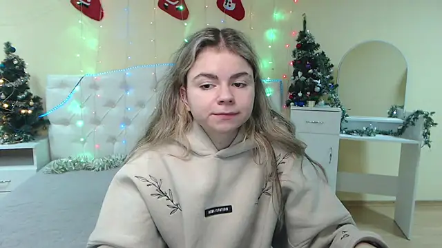 TinaRedly online show from 12-21-24, 10:17