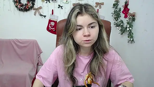 TinaRedly online show from 12-14-25, 06:45