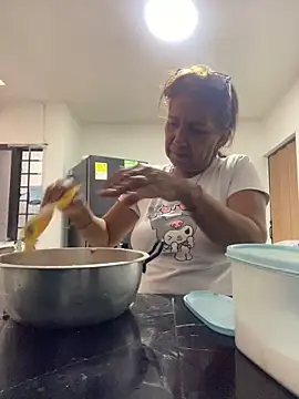 Snapshot of SWEET_LOVER01 chatting on 03-14-26, 02:33 SWEET LOVER01 online show from 03-14-26, 02:33