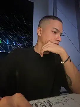 Snapshot of Osiiriis chatting on 01-31-25, 10:10 Osiiriis online show from 01-31-25, 10:10