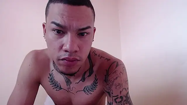 Snapshot of Osiiriis chatting on 02-11-25, 02:57 Osiiriis online show from 02-11-25, 02:57