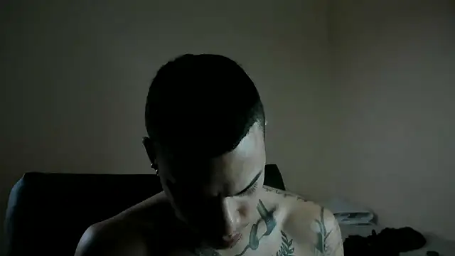 Snapshot of Osiiriis chatting on 02-17-25, 09:30 Osiiriis online show from 02-17-25, 09:30