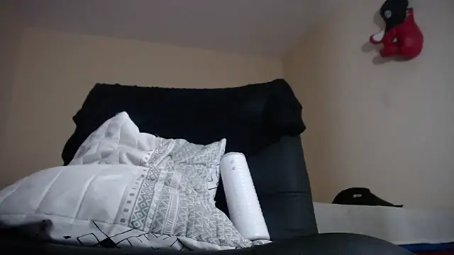 Snapshot of Osiiriis chatting on 02-22-25, 12:16 Osiiriis online show from 02-22-25, 12:16