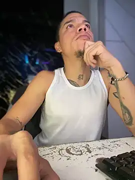 Snapshot of Osiiriis chatting on 02-27-25, 08:50 Osiiriis online show from 02-27-25, 08:50