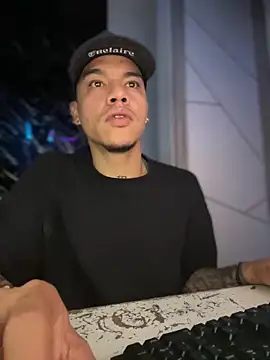 Snapshot of Osiiriis chatting on 02-28-25, 08:09 Osiiriis online show from 02-28-25, 08:09