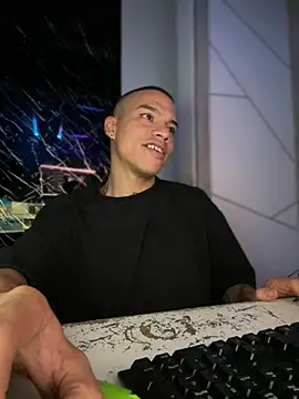 Snapshot of Osiiriis chatting on 03-06-25, 06:52 Osiiriis online show from 03-06-25, 06:52