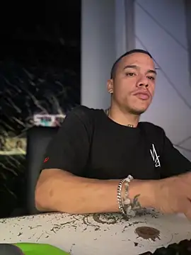 Snapshot of Osiiriis chatting on 03-12-25, 06:07 Osiiriis online show from 03-12-25, 06:07