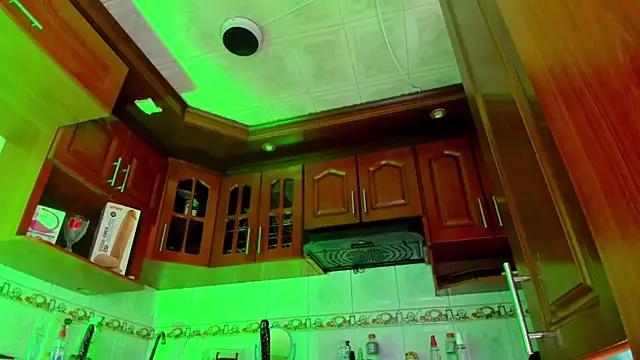 LaureenHills online show from 03-15-25, 06:25