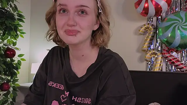 ELLIEJAY online show from 12-17-25, 05:24