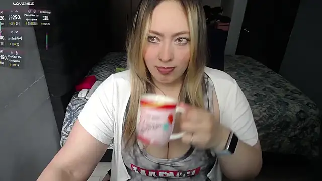 Valentina St online show from 11-14-25, 08:51