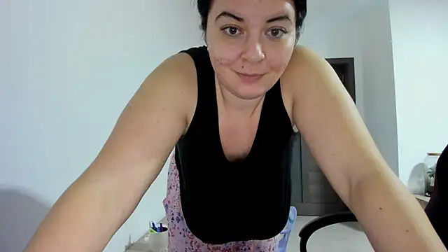 amiraisa11 online show from 01-10-25, 01:42