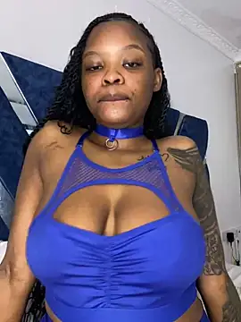 Snapshot of SexxyLunar chatting on 10-23-25, 11:35 SexxyLunar online show from 10-23-25, 11:35