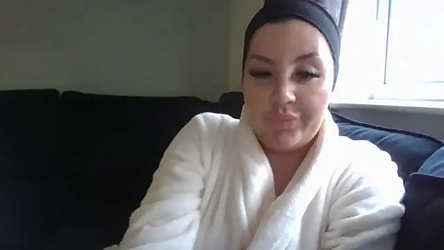 Snapshot of magical_mia chatting on 01-22-25, 12:38 magical mia online show from 01-22-25, 12:38