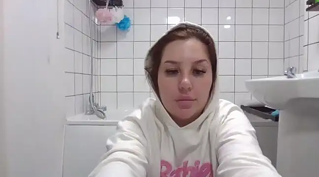 Snapshot of magical_mia chatting on 02-02-25, 03:39 magical mia online show from 02-02-25, 03:39