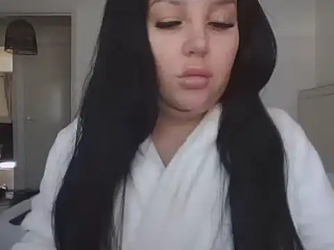 Snapshot of magical_mia chatting on 03-05-25, 12:11 magical mia online show from 03-05-25, 12:11