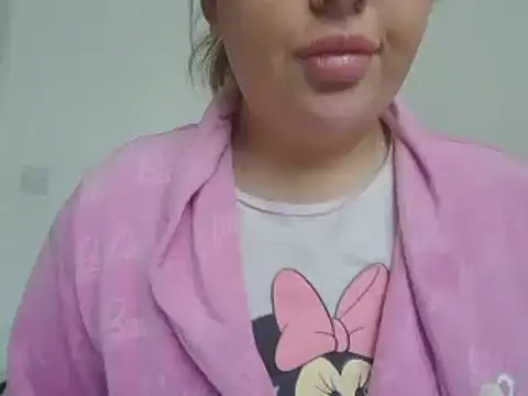 Snapshot of magical_mia chatting on 03-14-25, 09:14 magical mia online show from 03-14-25, 09:14