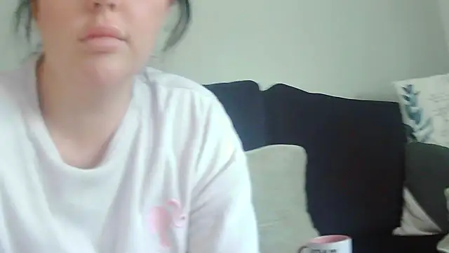 Snapshot of magical_mia chatting on 10-04-25, 10:35 magical mia online show from 10-04-25, 10:35