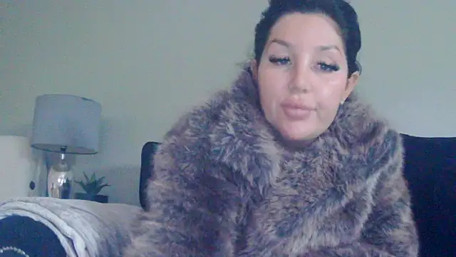 Snapshot of magical_mia chatting on 11-03-25, 12:06 magical mia online show from 11-03-25, 12:06