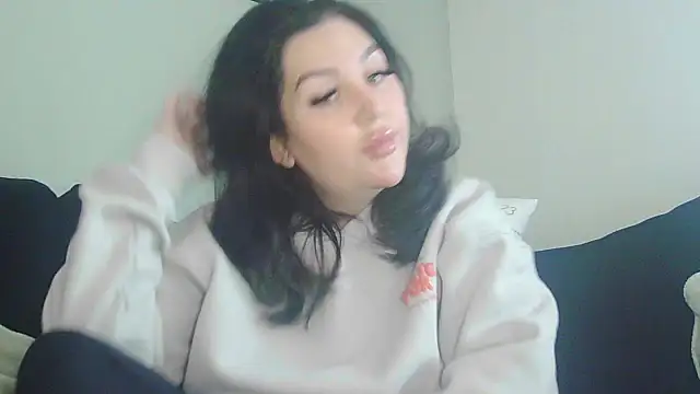 Snapshot of magical_mia chatting on 11-13-25, 11:20 magical mia online show from 11-13-25, 11:20