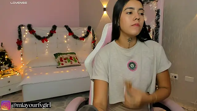 miagomezweb1 online show from 12-06-24, 03:33