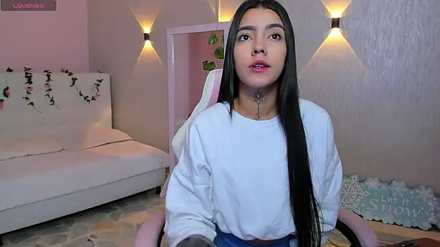 miagomezweb1 online show from 01-13-25, 12:13