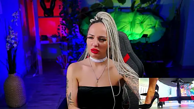 MonicaMaxwel online show from 01-22-25, 04:44