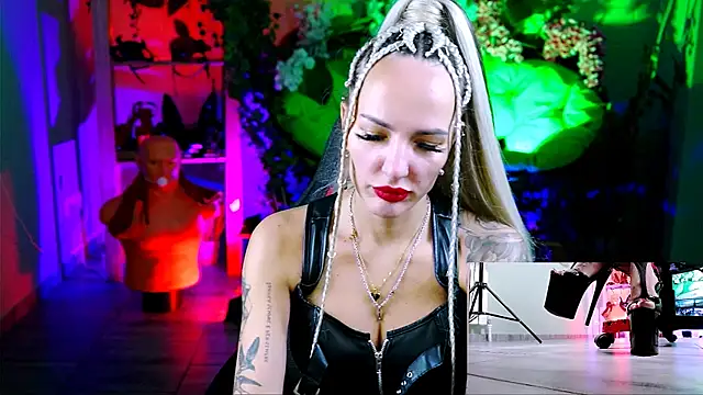 MonicaMaxwel online show from 10-27-25, 11:14