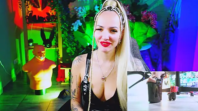 Snapshot of MonicaMaxwel chatting on 02-13-26, 10:55 MonicaMaxwel online show from 02-13-26, 10:55