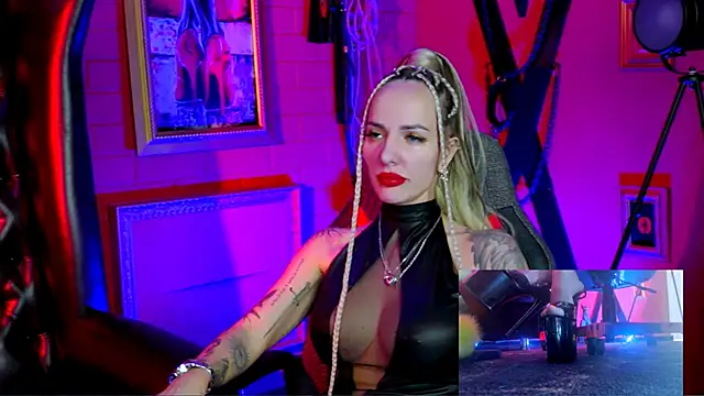 Snapshot of MonicaMaxwel chatting on 02-26-26, 10:03 MonicaMaxwel online show from 02-26-26, 10:03