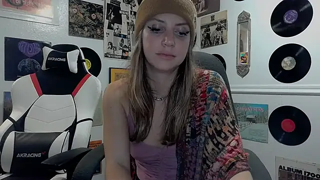 Snapshot of molly_witha_chance chatting on 01-19-25, 06:20 molly witha chance online show from 01-19-25, 06:20