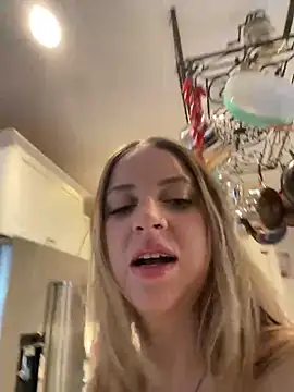 Snapshot of molly_witha_chance chatting on 02-02-25, 08:19 molly witha chance online show from 02-02-25, 08:19