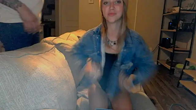 Snapshot of molly_witha_chance chatting on 03-13-25, 05:33 molly witha chance online show from 03-13-25, 05:33