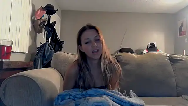 Snapshot of molly_witha_chance chatting on 09-15-25, 12:54 molly witha chance online show from 09-15-25, 12:54