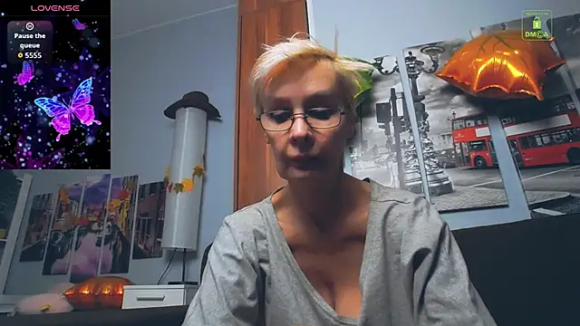 Snapshot of HelgaHimmell chatting on 11-20-25, 10:48 HelgaHimmell online show from 11-20-25, 10:48