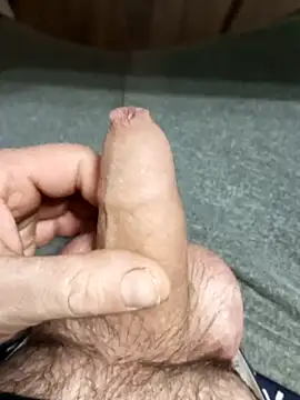 Snapshot of Max9seks chatting on 12-19-24, 07:51 Max9seks online show from 12-19-24, 07:51