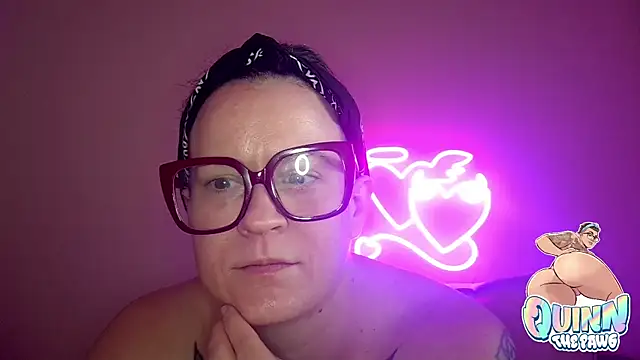 Snapshot of quinnmariexo chatting on 11-15-25, 02:35 quinnmariexo online show from 11-15-25, 02:35