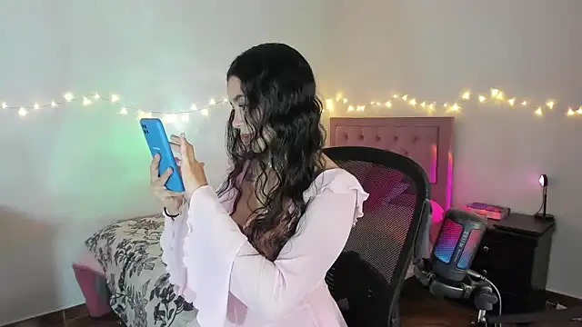 Snapshot of youpinkgirl_ chatting on 12-15-25, 10:03 youpinkgirl online show from 12-15-25, 10:03