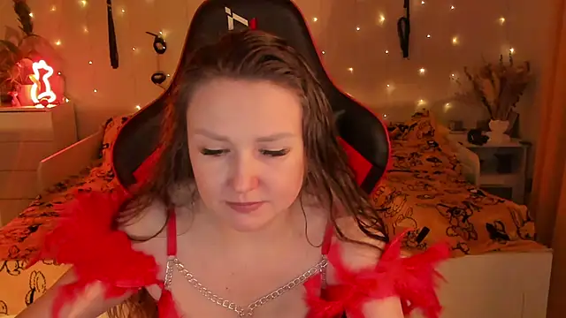 desperatehousewife   online show from 10-19-25, 06:08