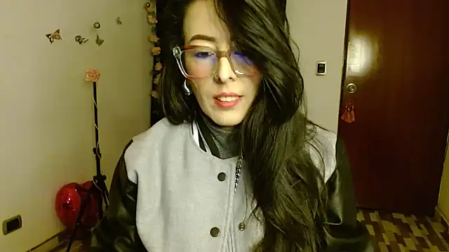 Snapshot of ella_peck chatting on 11-19-25, 05:18 ella peck online show from 11-19-25, 05:18