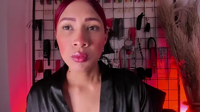 charrlotte quinn online show from 10-16-25, 02:51