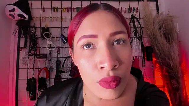 Snapshot of charrlotte_quinn chatting on 12-15-25, 03:38 charrlotte quinn online show from 12-15-25, 03:38