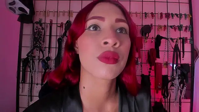 Snapshot of charrlotte_quinn chatting on 01-10-26, 04:20 charrlotte quinn online show from 01-10-26, 04:20