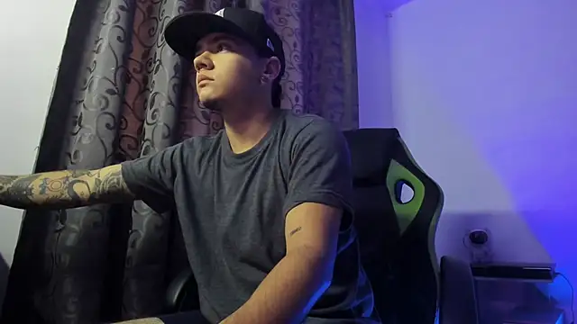 male pussy online show from 09-16-25, 11:44