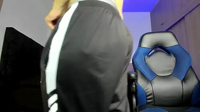 male pussy online show from 10-11-25, 05:00