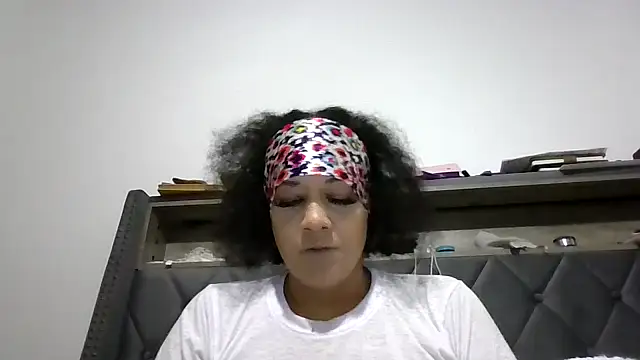 Ladycinnabon1 online show from 11-28-25, 01:52