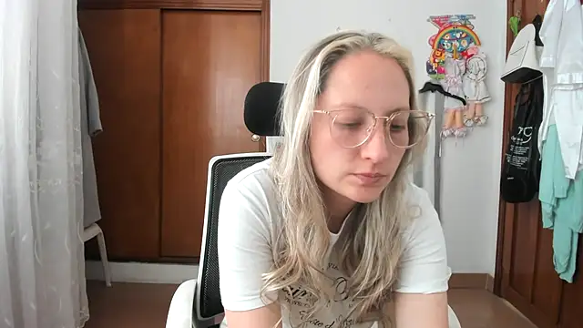 Adele johnsonn1 online show from 11-06-25, 03:46