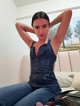 Snapshot of SaraWilliamss_ chatting on 12-25-24, 02:14 SaraWilliamss online show from 12-25-24, 02:14