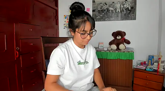 Snapshot of Isabellaa22_1 chatting on 12-03-24, 06:49 Isabellaa22 1 online show from 12-03-24, 06:49